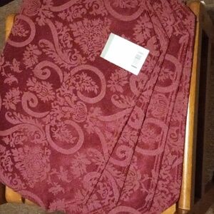 IMPERIAL DAMASK PLACEMATS (4) BURGUNDY